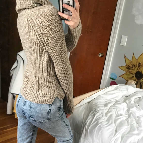 turtleneck sweater - Picture 2 of 2